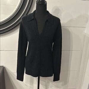 J. Crew Black V-Neck Sweater with Long Sleeves and Fitted Silhouette